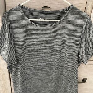 Zyia workout shirt size XL- Like new!